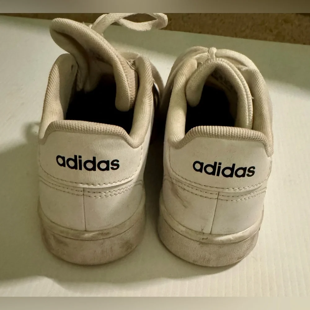 Adidas Classic White and Black Shoes Kids Size 4